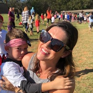 Meet your Posher, Holly